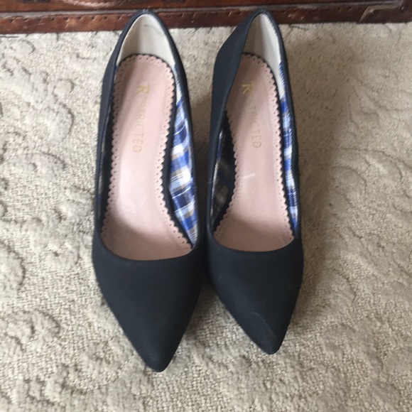 Black Chunky Heels - Picture 1 of 5